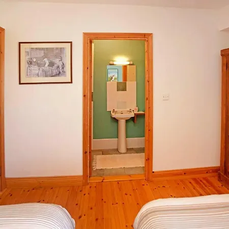 Holiday Eir021012 F Moyard
